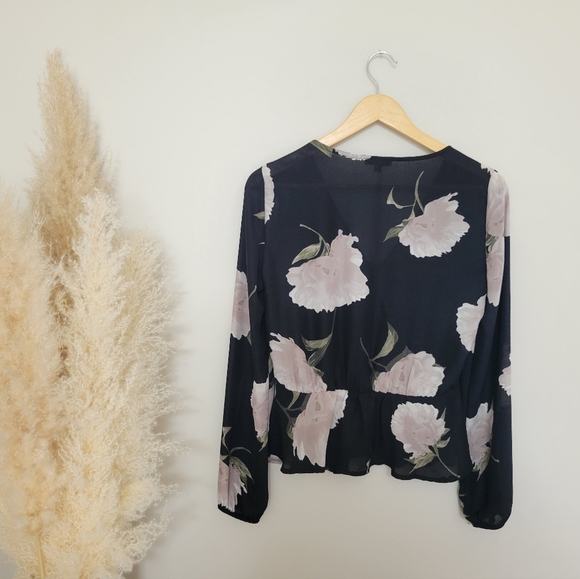 Dynamite Floral Long Sleeve Blouse Black Top Size XS - Picture 2 of 4